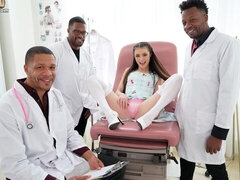 Verga grande, Mamada, Morena, Estilo perrito, Grupo, Tetas naturales, Pequeña, Tetas