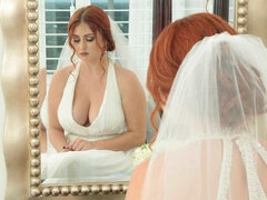 Belle grosse femme bgf, Gros cul, En levrette, Robe, Grosse, Énorme, Seins naturels, Rousse roux