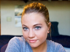 Slaapkamer, Grote kont, Grote lul, Hondjeshouding, Natuurlijke tieten, Tiener, Tieten likken, Webcamera