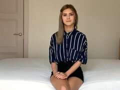 Gros cul, Grosse bite, Sucer une bite, En levrette, Pov, Timide, Maigrichonne, Adolescente