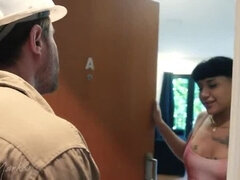 Neighbor Sucks Construction Worker's Big Cock Deep Throat Anal