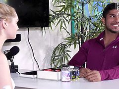 Любители, Большая жопа, Большие сиськи, Блондинки, Колледж, Хд, Мускулы, Молоденькие