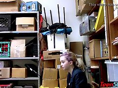 Hinterzimmer, Geschnappt, Emotionale dirne, Hardcore, Polizei, Bestrafung, Jungendliche (18+), Uniform