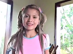 Enthousiasteling, Blond, Vingeren, Keuken, Masturbatie, Klein, Tiener, Tieten likken