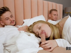 Rubia, Fetiche, Sexo duro, Hd, Anilingus, Ruso, Trio, Tetas