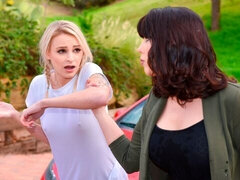 Nana, Blonde, Doigter, Embrassement, Lesbienne, Chatte, Maigrichonne, Strapon