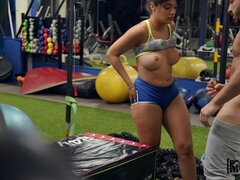 Leie, Amerikanisch, Grosse titten, Schwarz, Blasen, Sporthalle, Latina, Pov