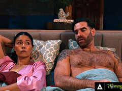 Asiatisch, Grosser arsch, Grosse titten, Spermaladung, Flotter vierer, Milf, Sohn, Stiefmutter