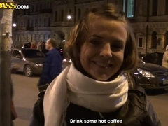 Anal, Corridas faciales, Tacones, Perforación, Público, Realidad, Medias largas, Trio