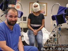 Americano, Entre bastidores, Amarrada, Médico, Vestido, Penetracion con dedos, Orgasmo, Coño