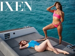 Grote lul, Hondjeshouding, Natuurlijke tieten, Mager, Kousen, Tiener, Trio, Tieten likken