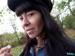 Amateur, Sucer une bite, Brunette brune, En levrette, Jeans, Seins naturels, Pov, Nénés