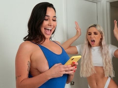 Cul, Blonde, Sucer une bite, Doigter, Branlette thaïlandaise, Claque, Dénudage, Adolescente