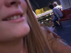 Amateur, Salle de bains, Talons, Petite femme, Pov, Fumer, Nénés, Sous la jupe