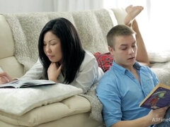 Asiatique, Sucer une bite, Brunette brune, Chinoise, Mixte, Japonaise, Léchez, Élève