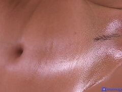 69, アジア人, デカパイ, フェティッシュ, 手コキする, マッサージ, 恥ずかしがりや, 濡れ