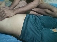 18 jaar, Grote kont, Biseksueel, Huisgemaakt, Man, Indisch, Spijkerbroeken, Keuken