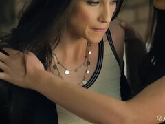 Cul, Gros seins, Poilue, Léchez, Seins naturels, Chatte, Jupe, Tatouage