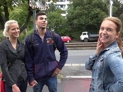 Blond, Pijpbeurt, Hondjeshouding, 1 man 2 vrouwen, Handbeurt, Hardcore, Saunazaal, Trio