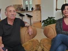 Brunette brune, Homme homme femme, Plan cul à trois