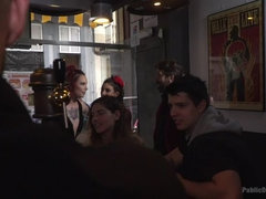 Anaal, Pijpbeurt, Bruinharig, Vrouw, Harig, Vernedering, Openbaar, Verlegen