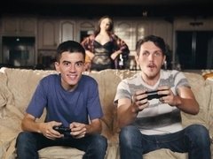 Grote lul, Grote mammen, Pijpbeurt, Bruinharig, Lul, Voetbeurt, Moeder die ik wil neuken, Moeder