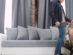 Negro, Rubia, Estilo perrito, Corridas faciales, Lencería, Flaco, Medias largas, Chupando