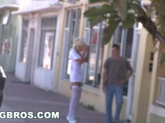 Blonde, Femme couguar, Film complet, Hd, Mère que j'aimerais baiser, Public, Jarretelles, Nénés