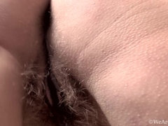 Blond, Mollig, Harig, Ondergoed, Rijpe lesbienne, Dikke tepels, Kousen