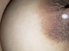 Rondborstig, Fetisj, Huisgemaakt, Melk, Natuurlijke tieten, Tepels, Hangende tieten, Tieten likken