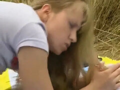 Schattig, Blond, Zichtbare schaamlippen, Sperma, Slipje, Klein, Kut duiken, Strak