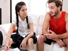 Grote lul, Grote mammen, Pijpbeurt, Schattig, Natuurlijke tieten, Kut duiken, Zusters, Tatoeage