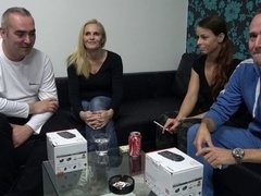 Brunette brune, Tchèque, En levrette, Branlette thaïlandaise, Lingerie, Masturbation, Épouse, Échange d'épouses