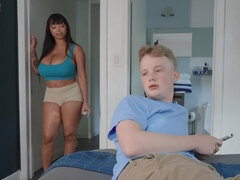Grosse bite, Gros seins, Sucer une bite, Noir ébène, Face assise, Interracial, Monstre, Nénés