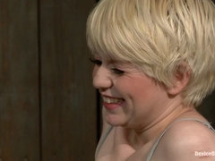 Sadomasochismus, Fesselspiele, Fingern, Erniedrigung, Schmerz, Bestrafung, Rasiert, Schlampe