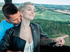 Amateur, Chambre à dormir, Gros cul, Gros seins, Blonde, En levrette, Cheveux courts, Adolescente