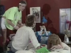 Tir de sperme, Danoise, Branlette thaïlandaise, Hard, Rétro, Adolescente, Plan cul à trois, Rétro ancien