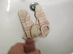 Strike and cum inside my cousin dirty socks on her bathroom