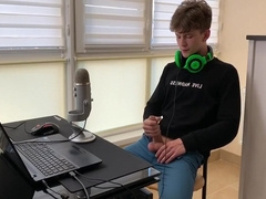 Gay Boy - Young Streamer On Twitch Jerking Off After Stream Big Dick