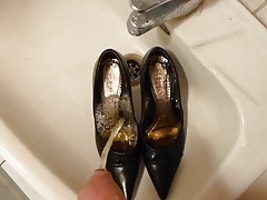 Piss in wifes high heels