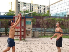 Volleyball buddies Jeremy Bilding and Landon Mycles also love anal