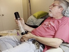 JQHeart enjoys his latest pink penis pump until he cums