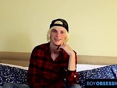 Twink blondie Kayden imparts his performance experience to everybody