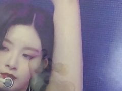 Everglow Wang Yiren Cum on her Armpits twice dry and piss