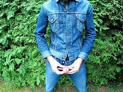 Masturbating in Women's 501 jeans and a Levi's jeans jacket