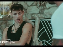 Anhalter, bisexual musculoso, starke