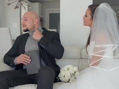 Kelsi Monroe sucks & fucks the officiant wering her wedding dress