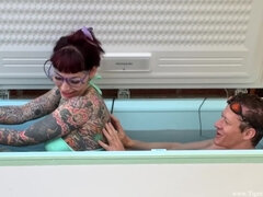 Enthousiasteling, Grote kont, Grote mammen, Compilatie, Hd, Masseren, Rijden, Tatoeage