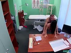 Gros seins, Sucer une bite, Britannique, Tir de sperme, Hd, Léchez, Orgasme, Criant