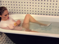 Girl with hot bod Shay Jordan masturbates in the bathtub